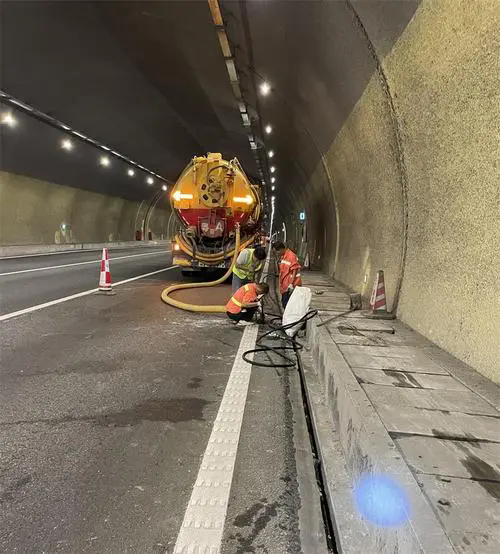 广饶隧道排水渠清淤